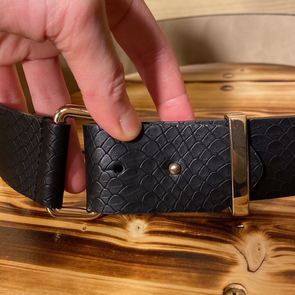 Cute faux leather black waist belt with gold hardware. Size small. - Picture 5 of 5